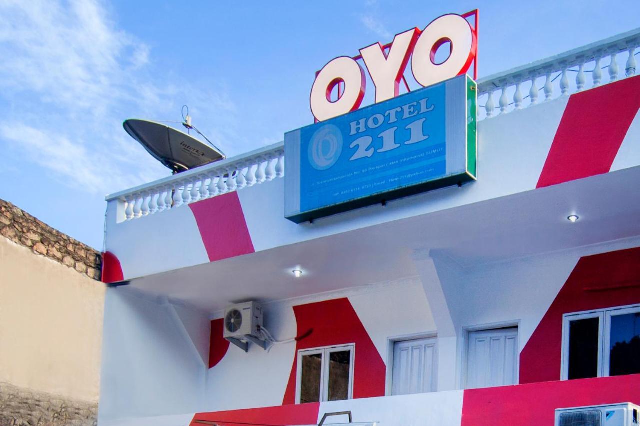 Oyo 2045 Hotel 211 Parapat Εξωτερικό φωτογραφία